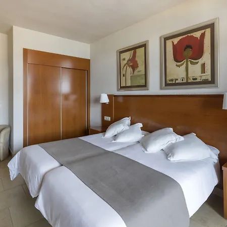 Palmeras Affiliated By Fergus Hotel 4*