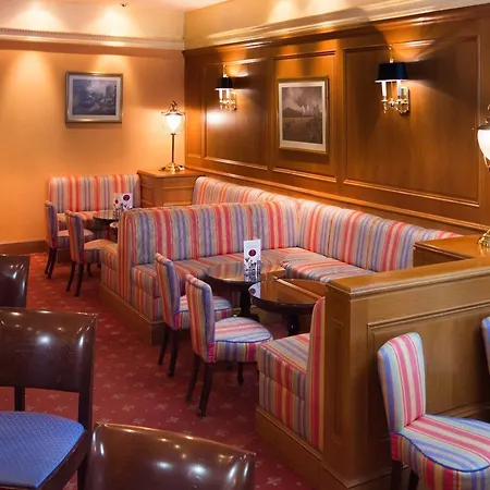 Palmeras Affiliated By Fergus Otel Fuengirola