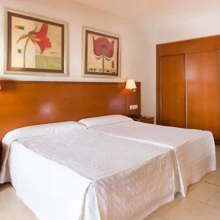Palmeras Affiliated By Fergus Hotell 4*