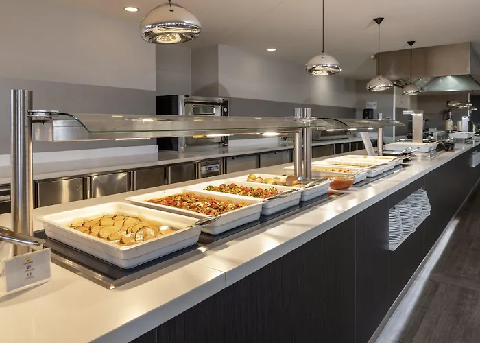 Palmeras Affiliated By Fergus Hotel 4*