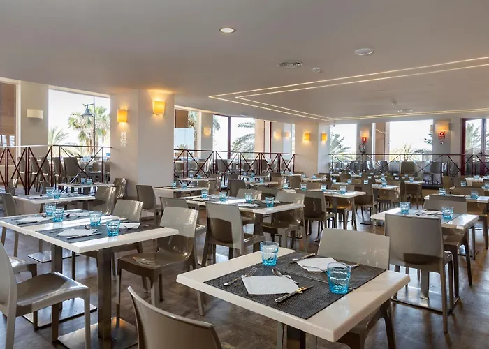 Palmeras Affiliated By Fergus Hotel