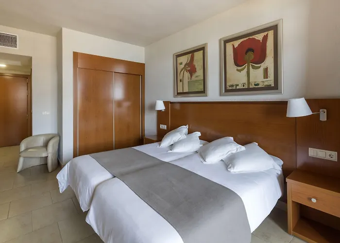 Palmeras Affiliated By Fergus Hotel 4*