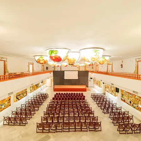 Palmeras Affiliated By Fergus Fuengirola