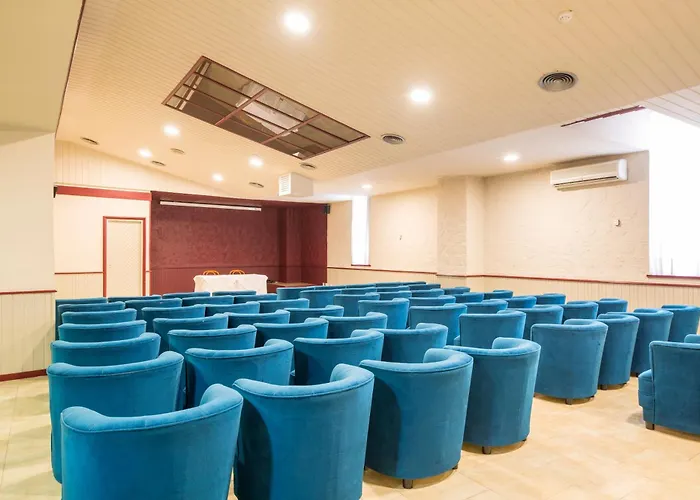 Palmeras Affiliated By Fergus Hotel