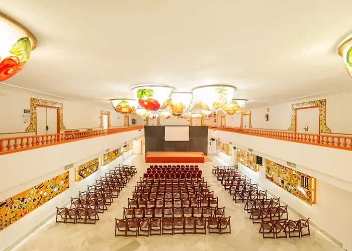 Palmeras Affiliated By Fergus Fuengirola