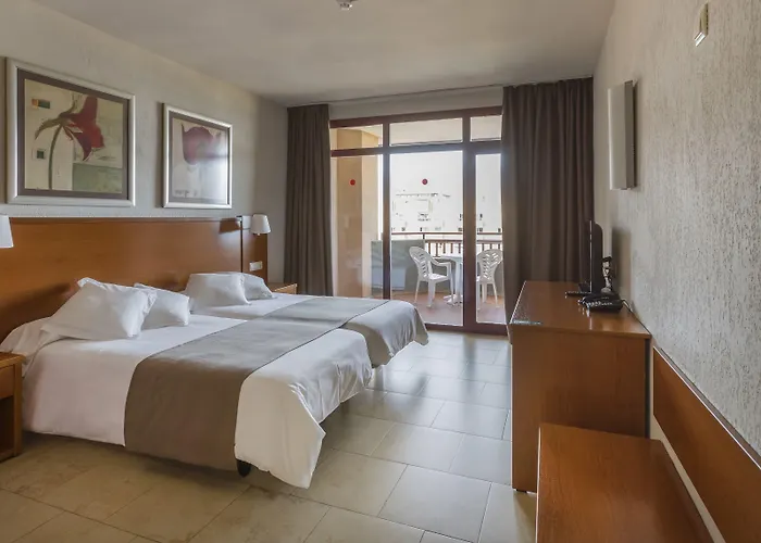 Palmeras Affiliated By Fergus Hotel