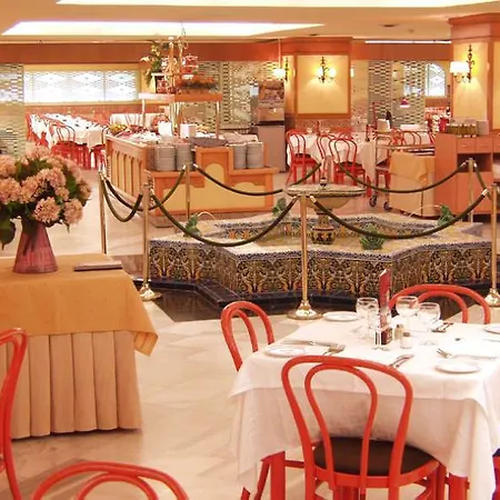 Palmeras Affiliated By Fergus 4* Фуенхірола